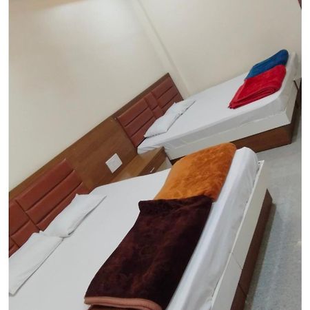 Shree Trilokeshwar Guesthouse Ujjain Exterior foto